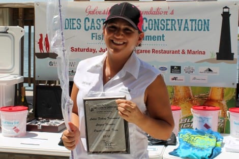 Largest Flounder: Carmen with Team Triple Tails